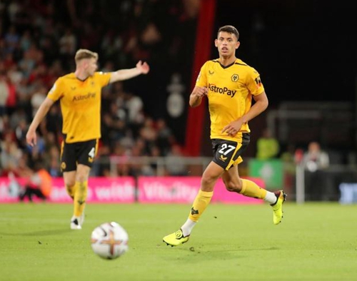 记者：迈阿密国际正在努力留下阿连德，目前双方在谈判（记者：迈阿密国际力争挽留阿连德，双方谈判进行中）