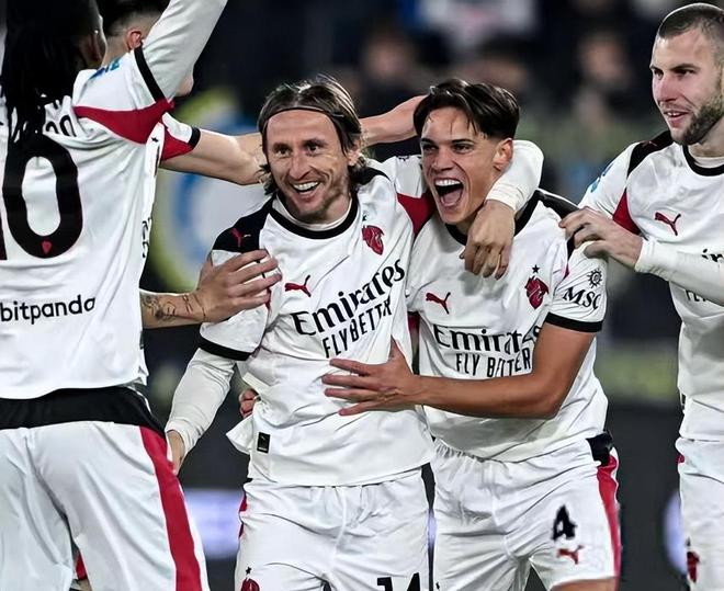 曼联与切尔西、阿斯顿维拉及竞争对手的下一个英超赛程比较（曼联、切尔西、阿斯顿维拉及其他竞争对手下轮英超赛程对比）