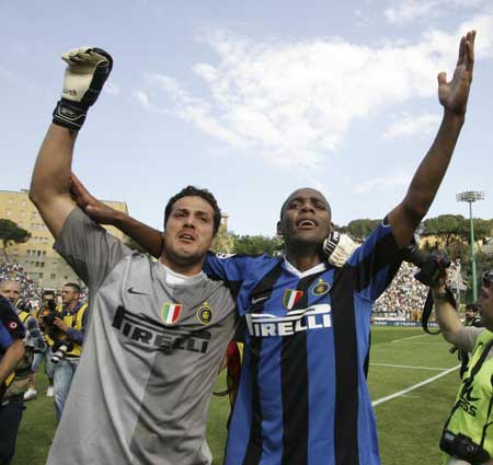 前12居然没有罗哥的名场面，按理来说哪怕硬投，凭...（TOP12竟无罗哥名场面，照理说就算硬投也该占一席）