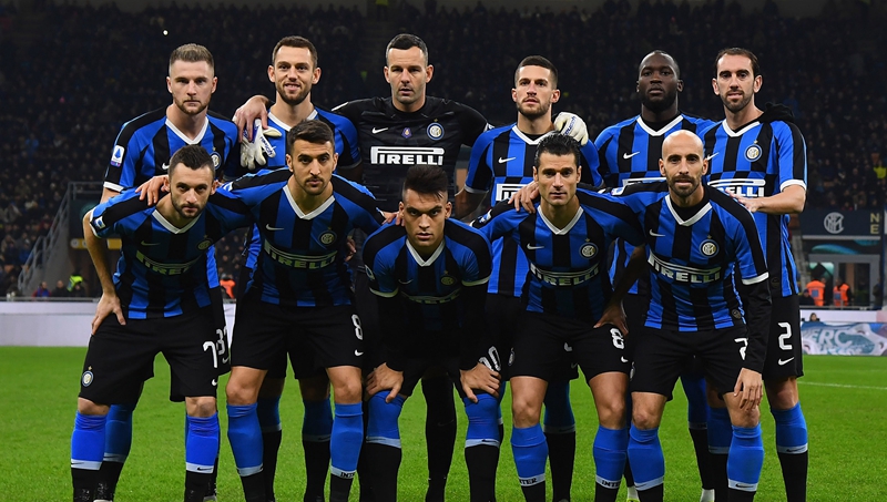 半场战报：米兰0-0拉齐奥，迈尼昂献神扑，红黑军团0射正（半场速递：米兰0-0拉齐奥，迈尼昂神扑救险，红黑军团上半场0射正）