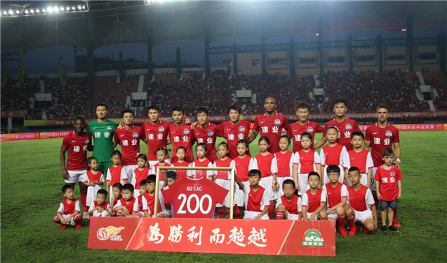 记者：巴萨有人反对买断拉什福德，因他逼抢力度不够&年薪高（记者称巴萨内部有人反对买断拉什福德，因其压迫强度欠佳且薪资过高）