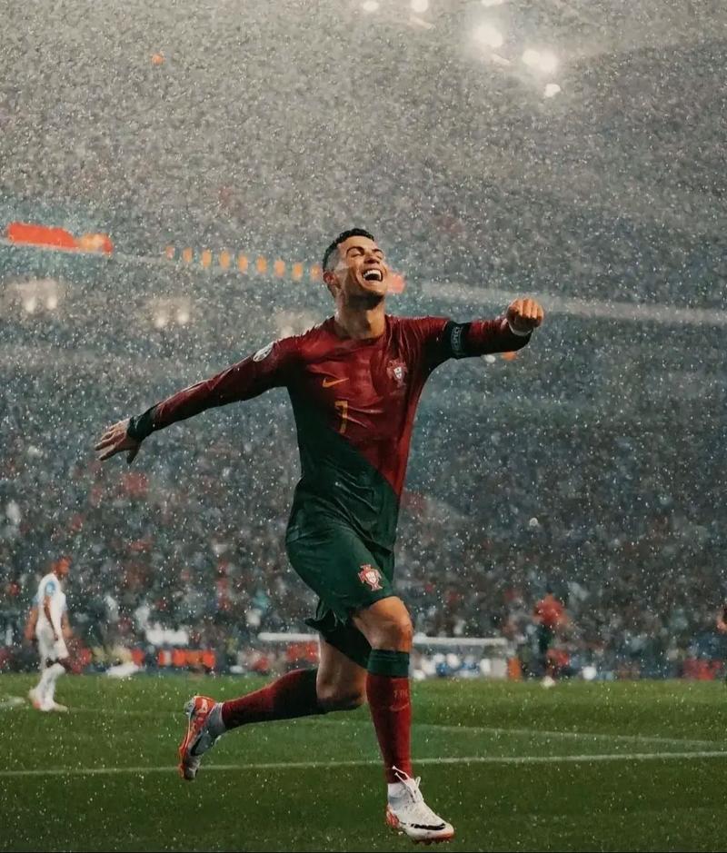 欧冠大神：鹏哥解球10连红 琛茹、小盼哥24中22（欧冠高手：鹏哥解球豪取10连红，琛茹与小盼哥24单命中22）