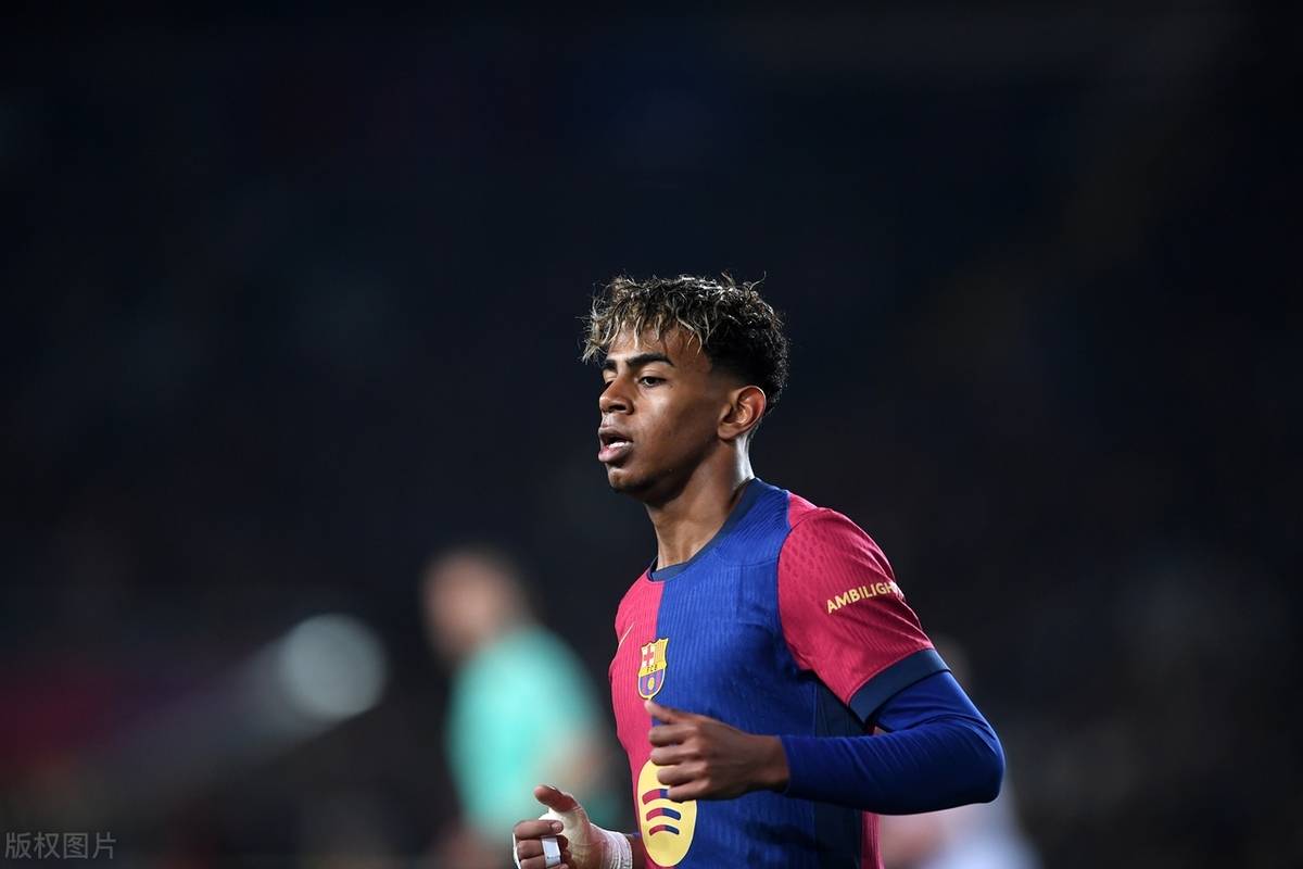 尤尔曼德：多特是顶级球队；格里马尔多可以胜任多个位置（尤尔曼德：多特蒙德是一流强队，格里马尔多多面手可胜任多位置）