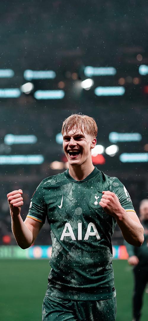 2射1传闪耀全场！官方：B费当选曼联4-1狼队的队内最佳（双响一助统治全场！官宣：B费当选曼联4-1狼队队内最佳）