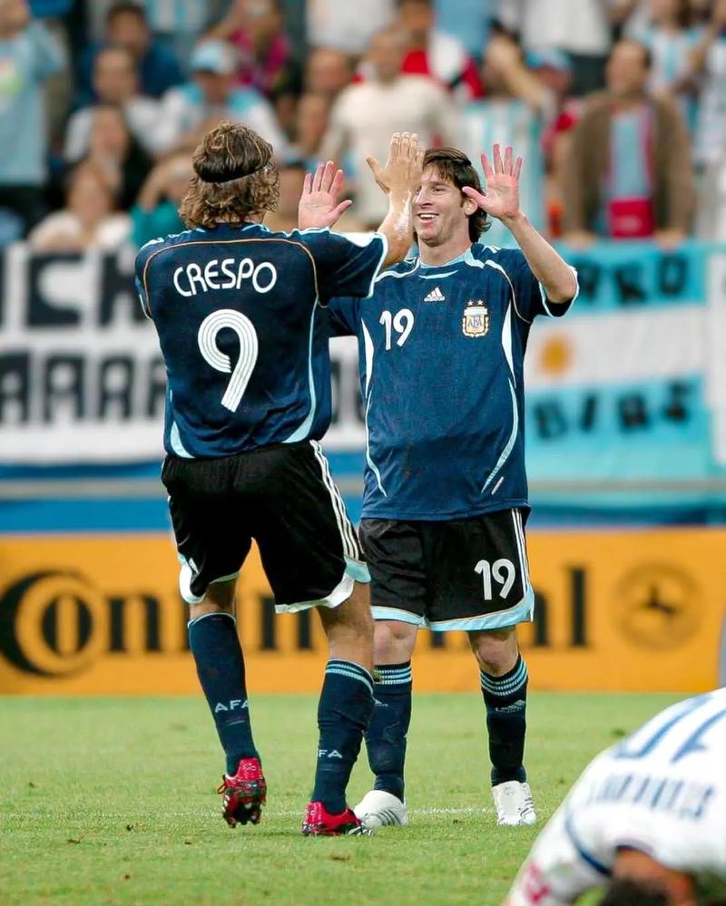 英超前瞻：曼城各项赛事遭遇两连败，利兹联客场表现挣扎（英超前瞻：曼城陷两连败低潮，利兹联客场持续低迷）