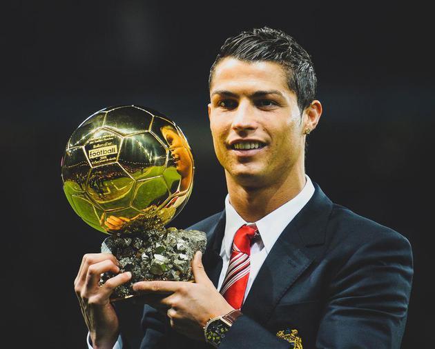 杰威复出首秀砍下11+4+8，过往32次缺阵雷霆仅1败（杰威复出首战贡献11+4+8，此前其缺阵的32场雷霆仅输1场）