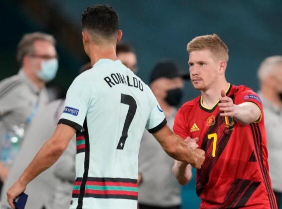 美记：德拉蒙德受伤后在球员通道坐上了轮椅（美媒：德拉蒙德受伤后在球员通道被推上轮椅）