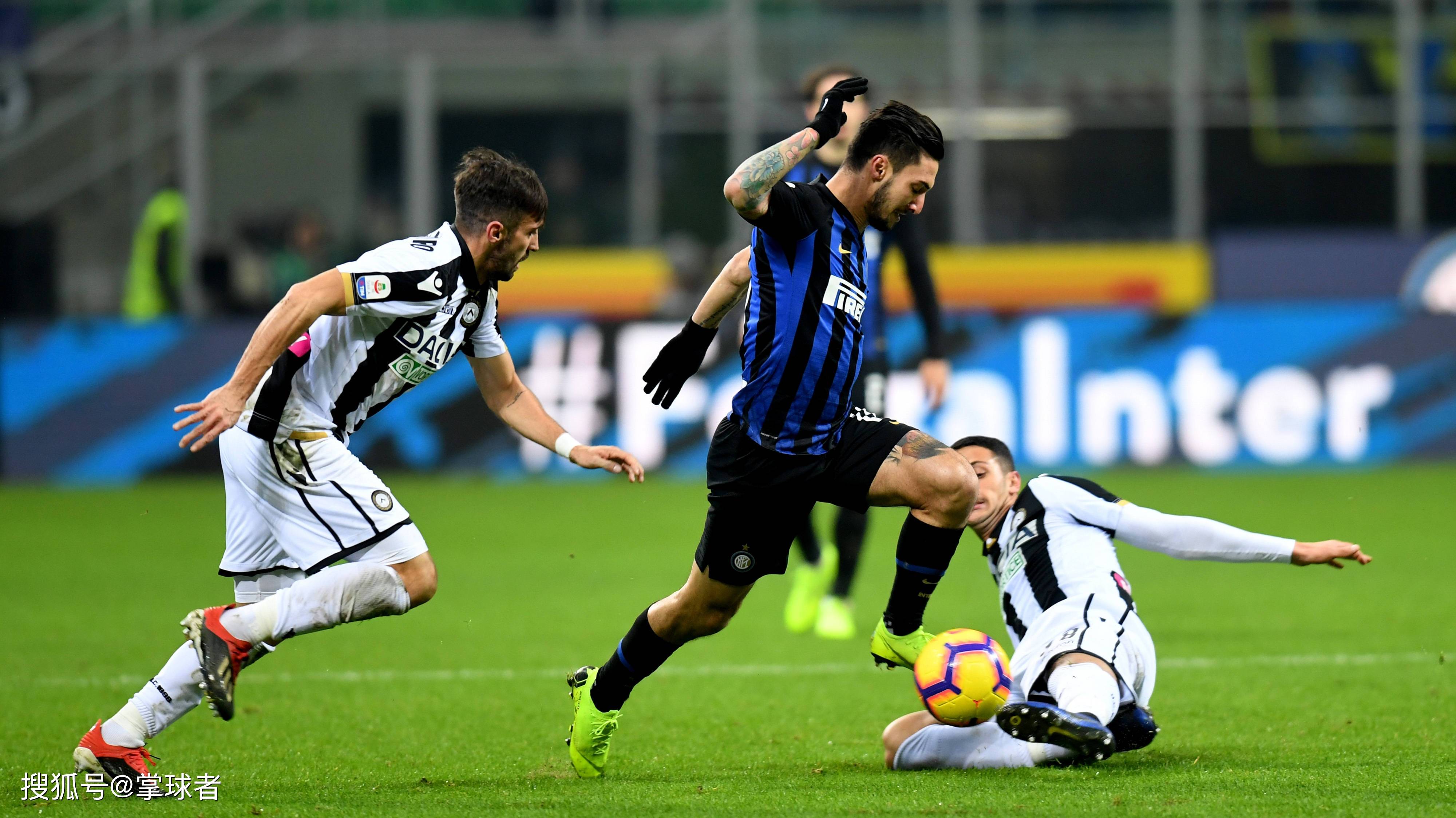 詹俊：今晚萨拉赫替补更合理，还是让维尔茨搭档埃基蒂克（詹俊：今夜让萨拉赫打替补更合适，维尔茨应与埃基蒂克搭档）