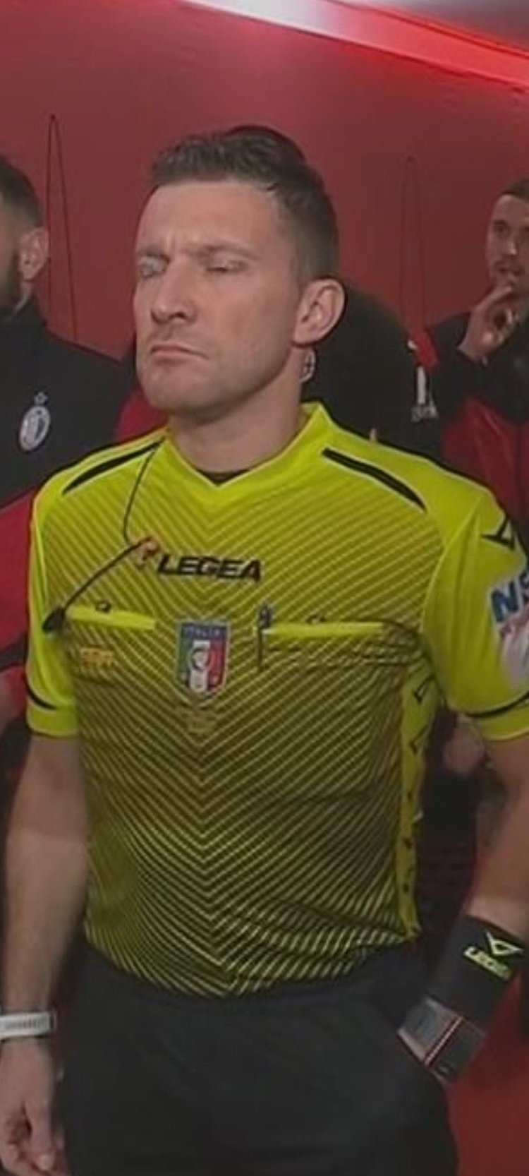 这次快攻完全是闪电速度（这次快攻疾如闪电）