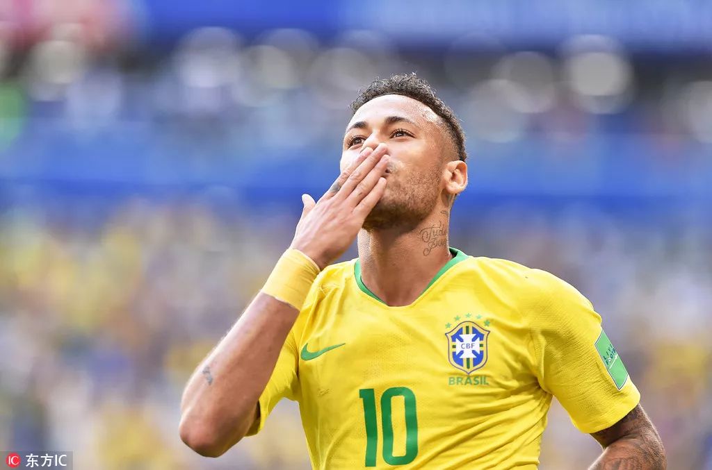 张伯霖谈摇篮舞庆祝：是庆祝我家两只小狗出生