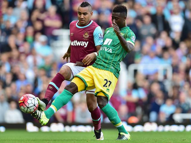 卡洛斯：C罗是所有球员的榜样；相比小罗我更爱去大罗的派对（卡洛斯：C罗堪称球员标杆；相比小罗，我更爱参加大罗的派对）